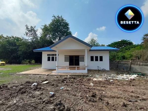 ขายบ้านเดี่ยว ติดลาดยาง ในเมืองพระนครศรีอยุธยา 2 ไร่ ซอยเจริญสุข ถนน รพช.สายคลองสระบัว -หัวรอ การเดินทางสะดวก ติดถนน 2 ด้าน